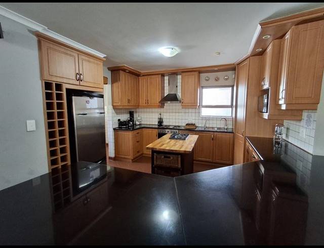 4 BEDROOM HOUSE FOR SALE IN BRITANNIA BAY